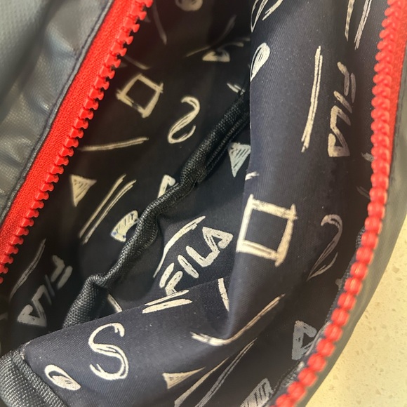 Red,white&blue,vintage Fila Fanny pack, zippers work fine. Pet&smoke free home - Picture 3 of 4